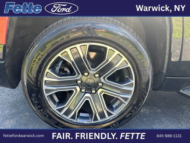 Used 2024 Jeep Wagoneer Series II w/ Flexible Seating Group AWD/4WD image 7