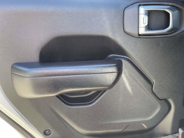 Used 2023 Jeep Gladiator Sport AWD/4WD image 9