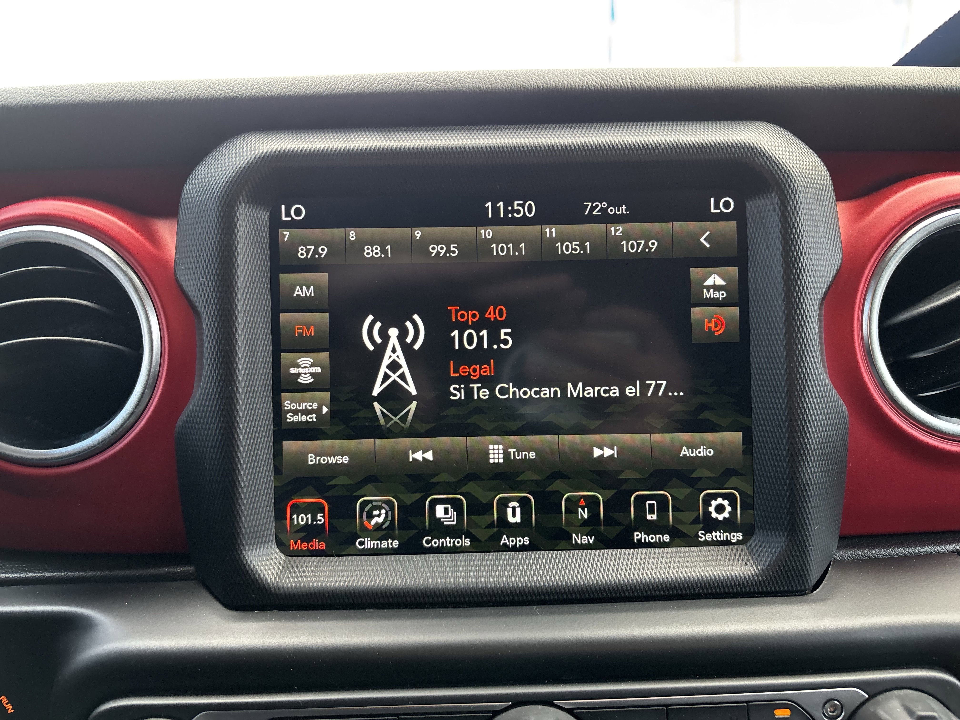 Used 2022 Jeep Gladiator Rubicon w/ LED Lighting Group AWD/4WD image 35