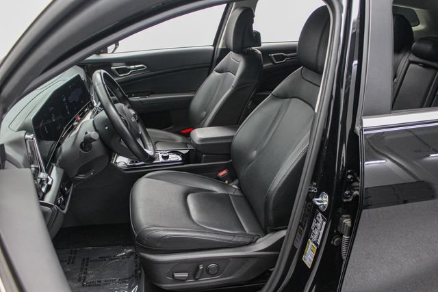 Used 2025 Kia Sportage EX FWD image 17