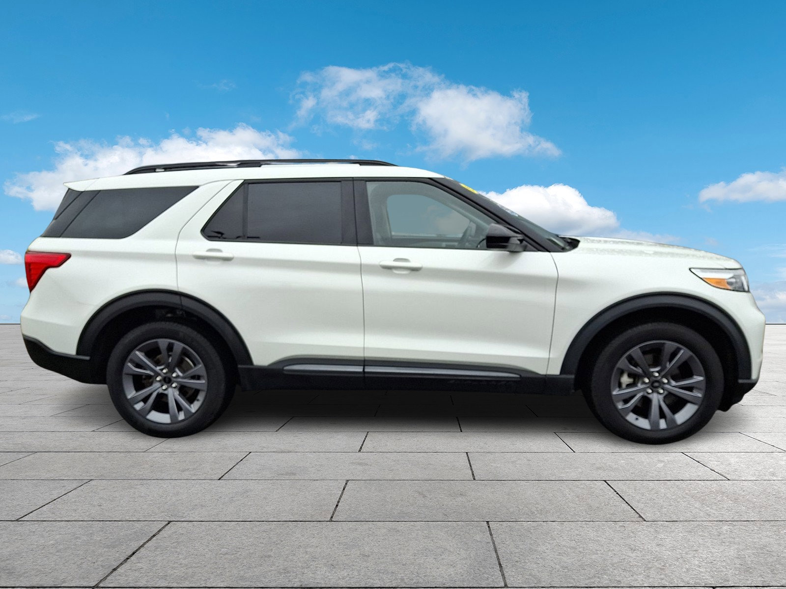 Certified 2023 Ford Explorer XLT w/ Equipment Group 202A image 5