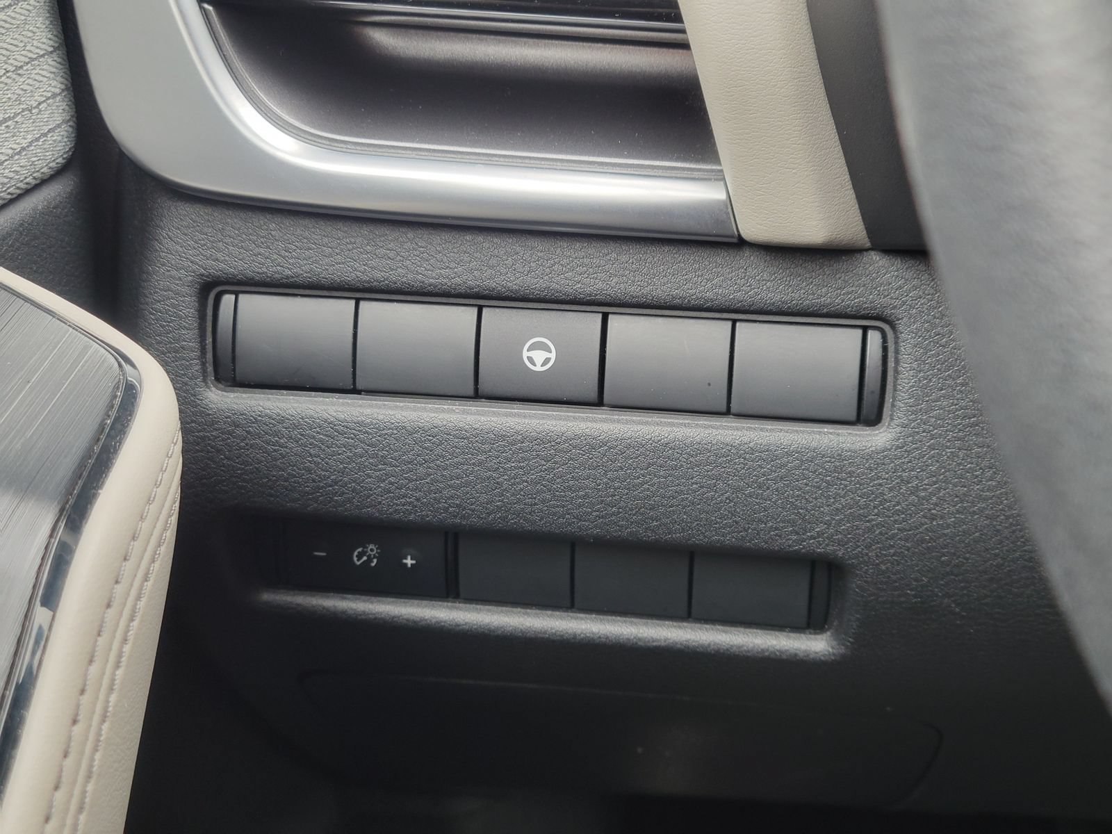 Used 2022 Nissan Rogue SV AWD/4WD image 11