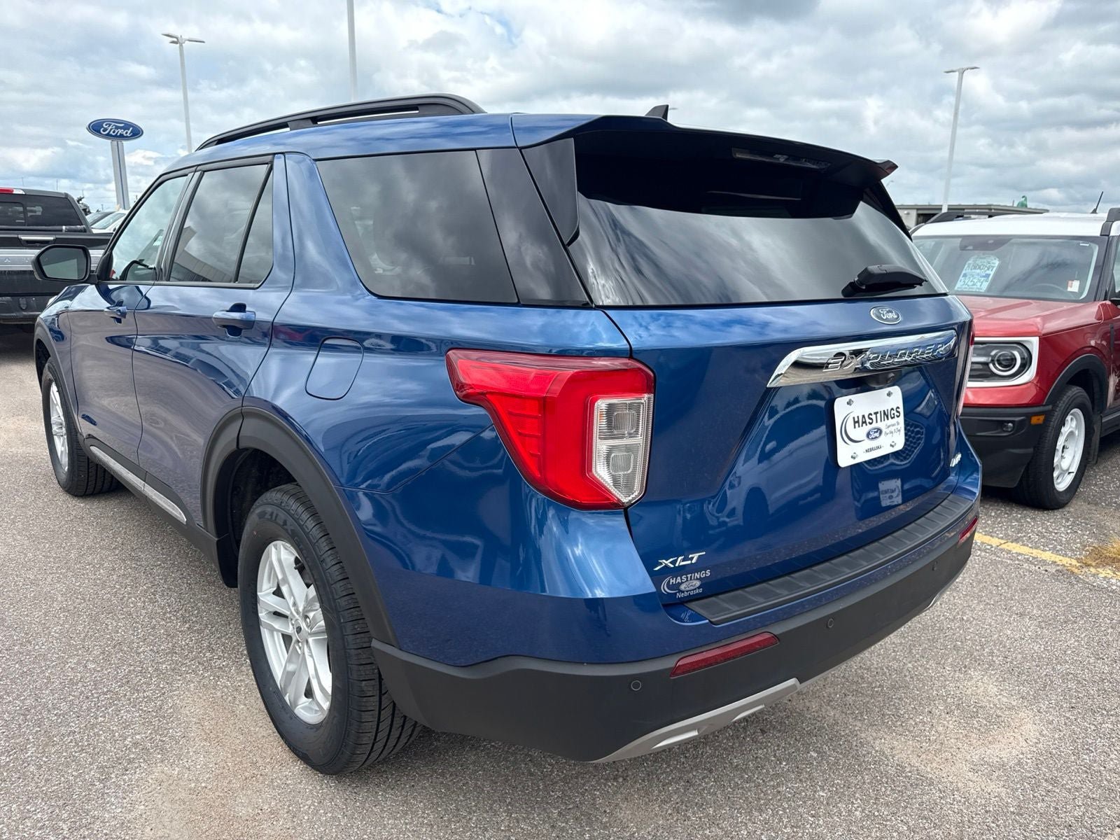 Certified 2023 Ford Explorer XLT w/ Equipment Group 202A AWD/4WD image 3