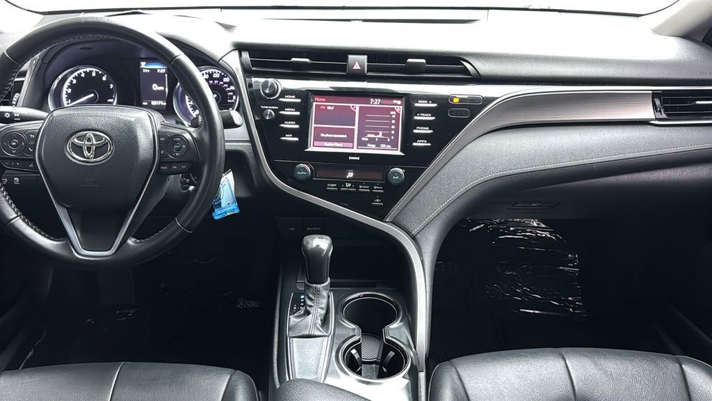 Used 2020 Toyota Camry SE w/ Carpet Mat Package FWD image 9
