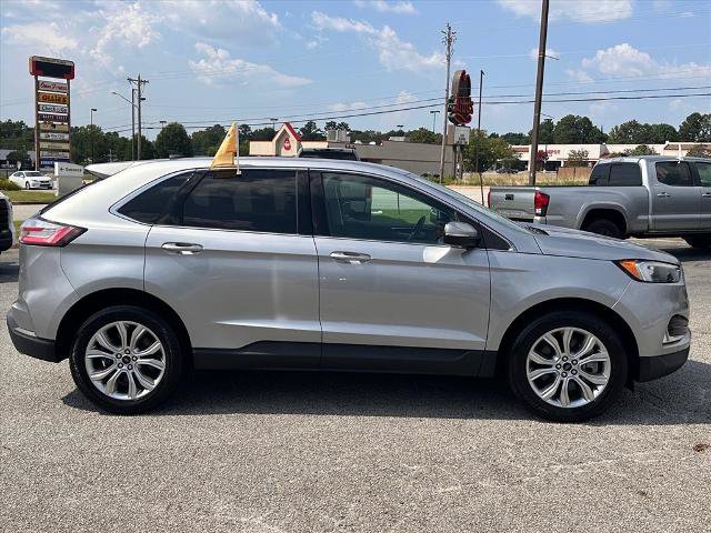 Certified 2024 Ford Edge Titanium AWD/4WD image 2