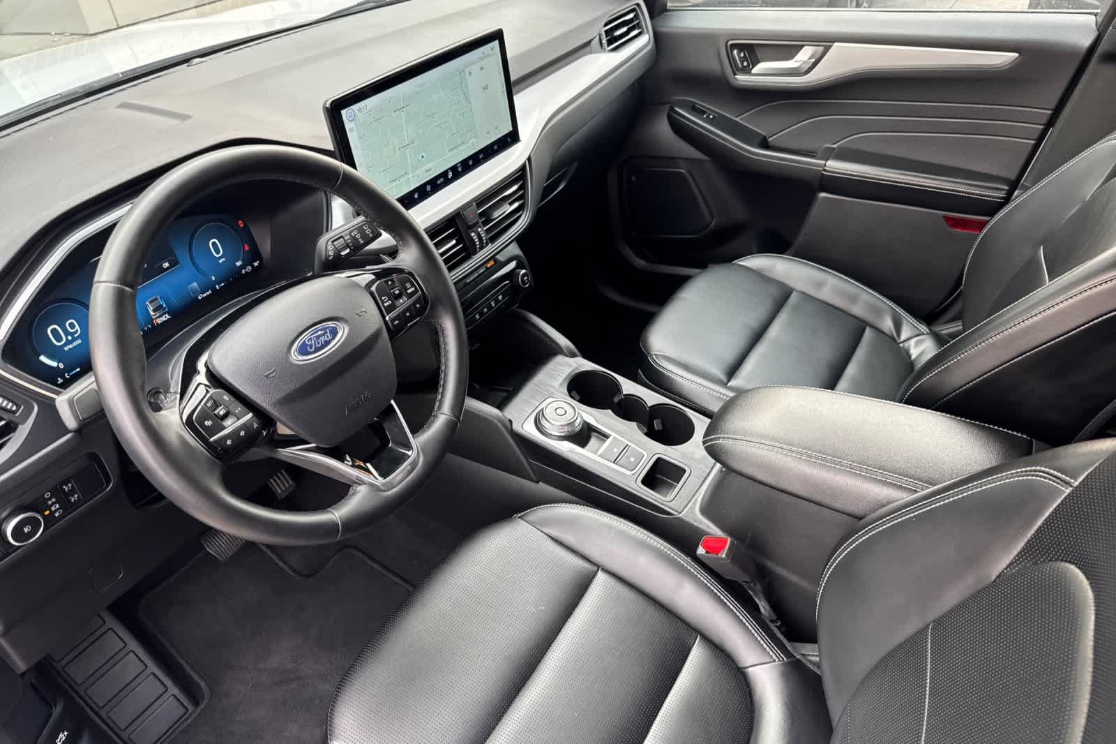 Certified 2025 Ford Escape Platinum AWD/4WD image 11