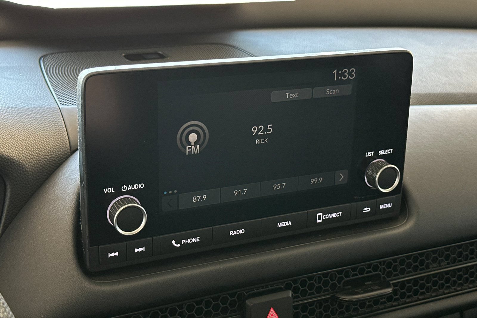 Used 2025 Honda HR-V LX image 17