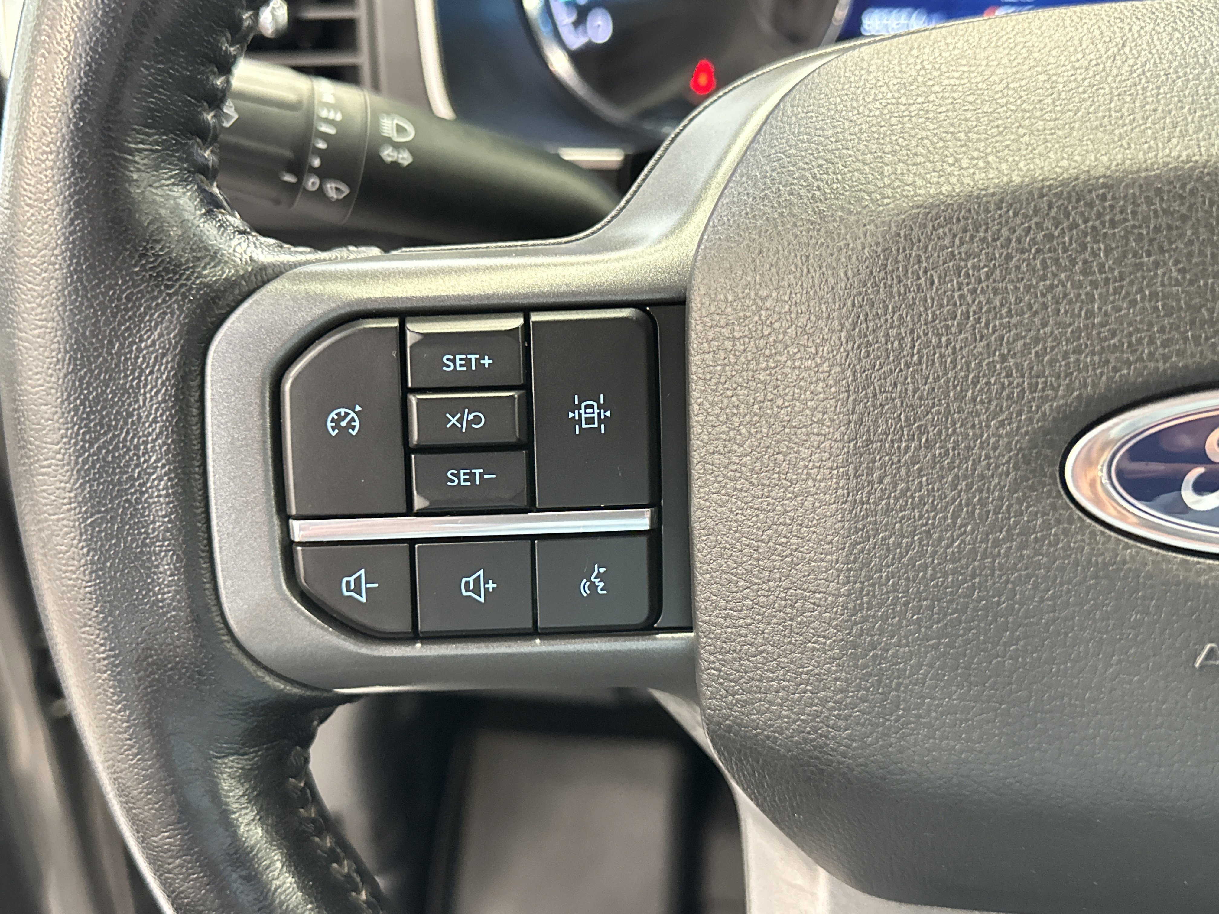 Certified 2022 Ford F150 XLT w/ Equipment Group 301A Mid image 35