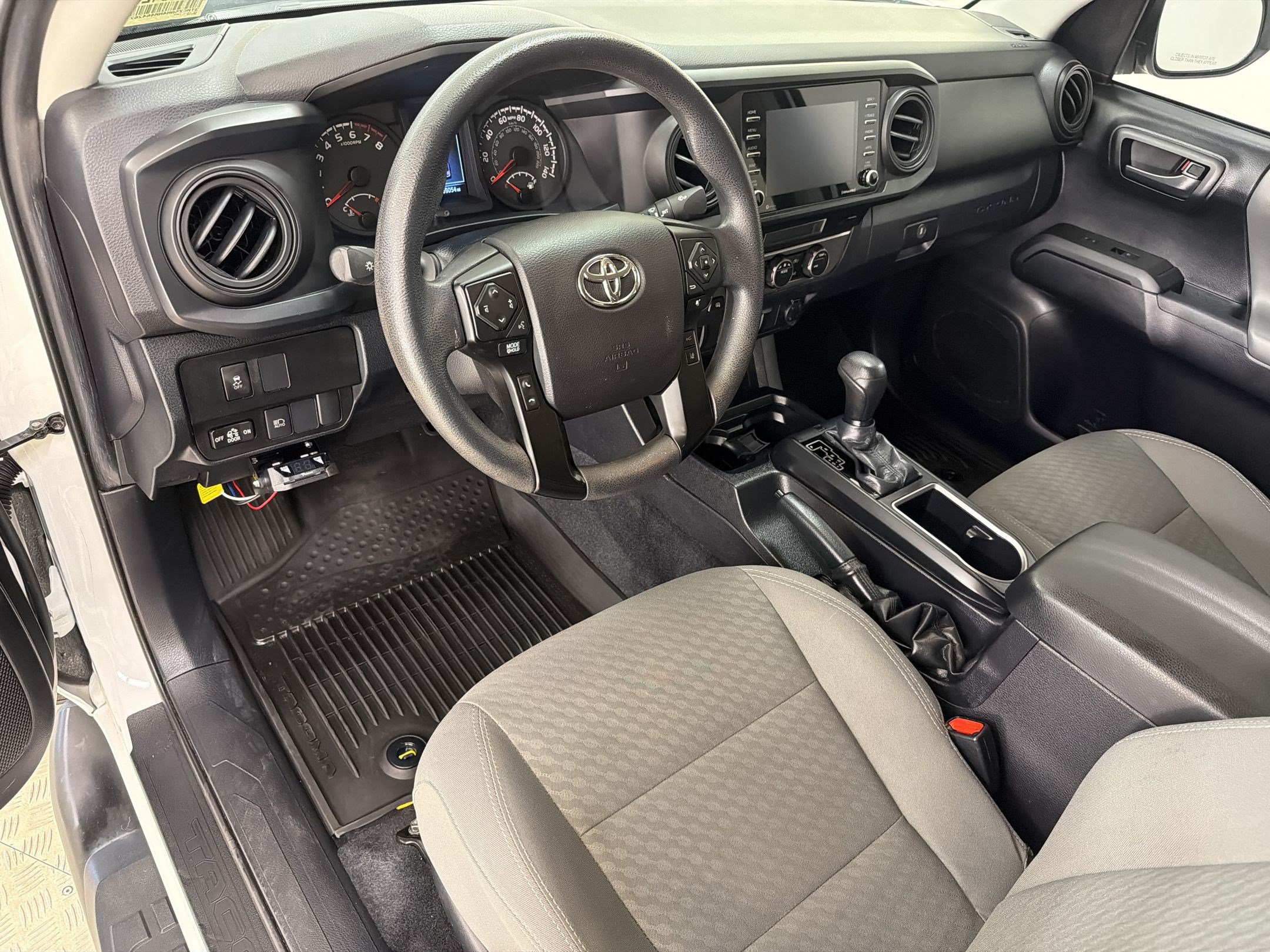 Used 2022 Toyota Tacoma SR AWD/4WD image 4
