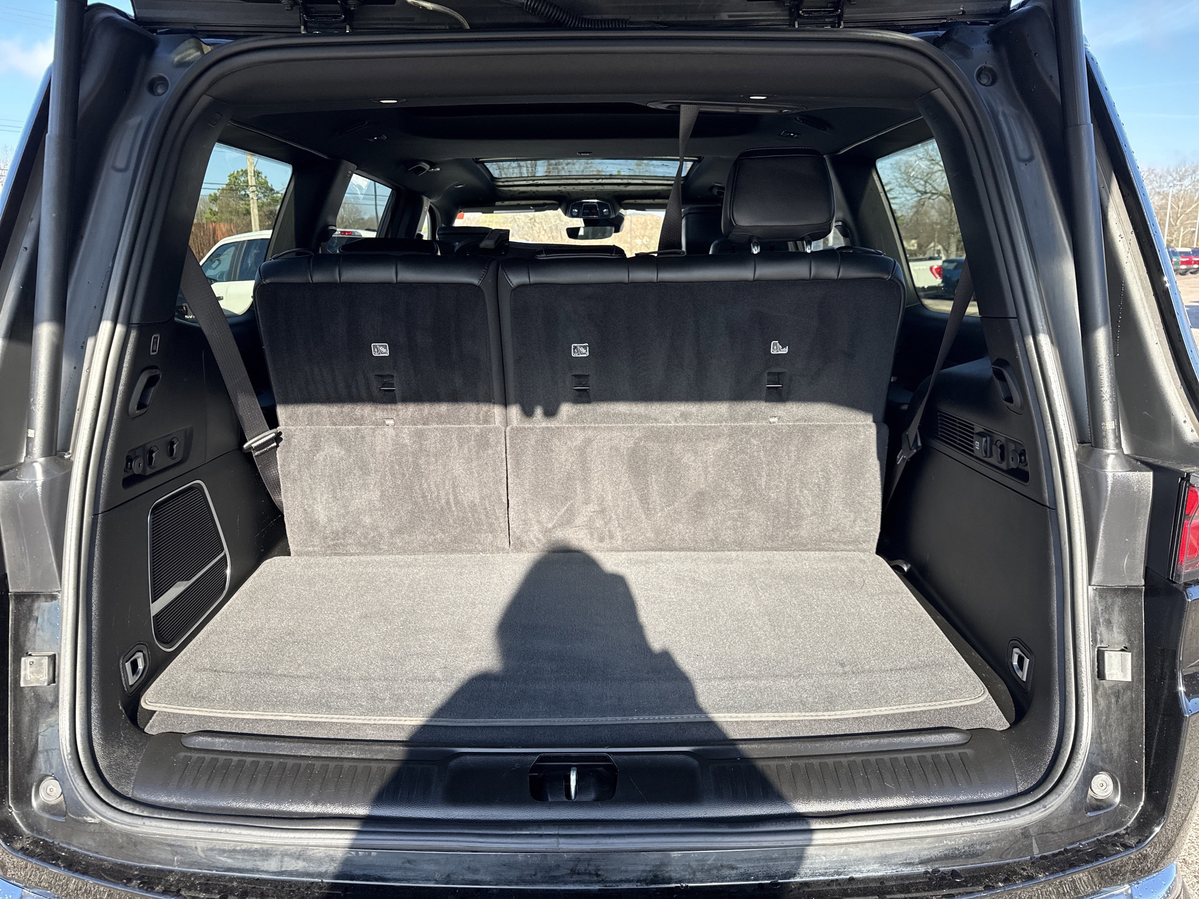 Used 2023 Jeep Wagoneer BASE w/ Premium Group I image 13