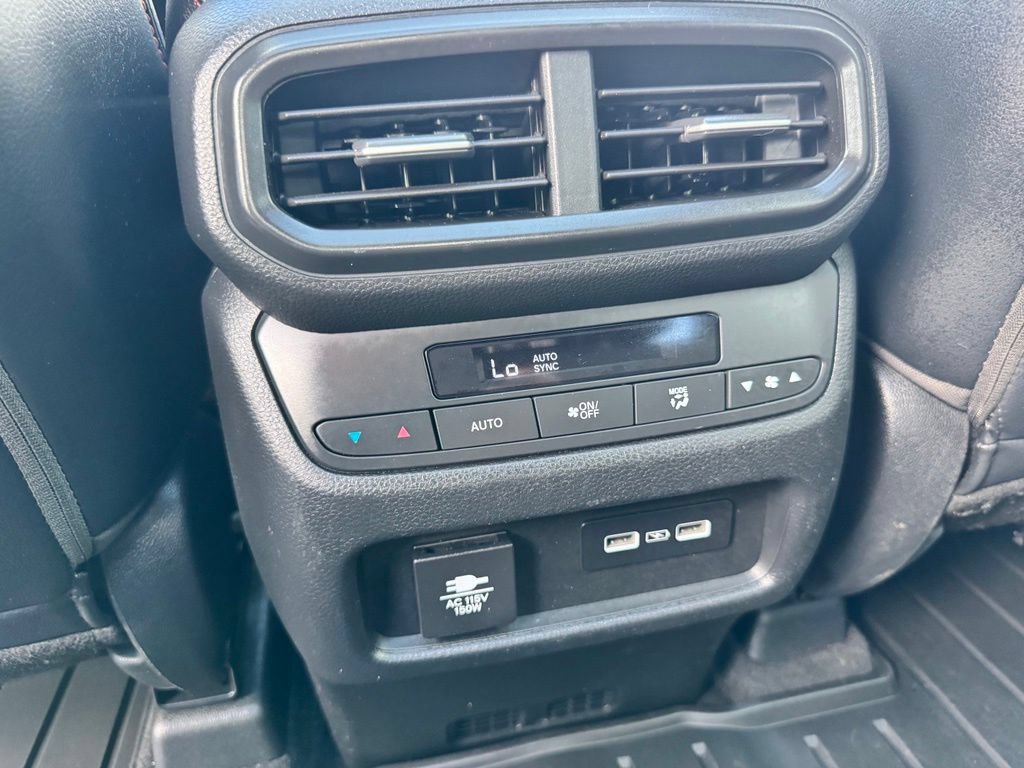 Used 2023 Honda Pilot TrailSport image 23