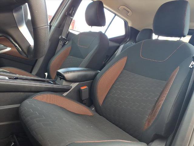 Used 2024 Nissan Kicks SR image 11