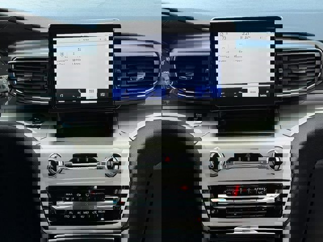 Certified 2022 Ford Explorer XLT w/ Equipment Group 202A image 11