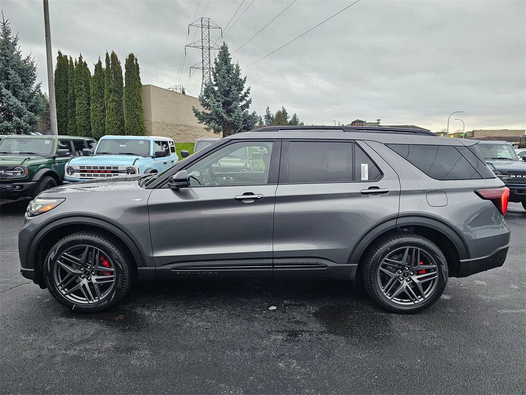 Certified 2026 Ford Explorer ST-Line w/ ST-Line Street Pack image 4