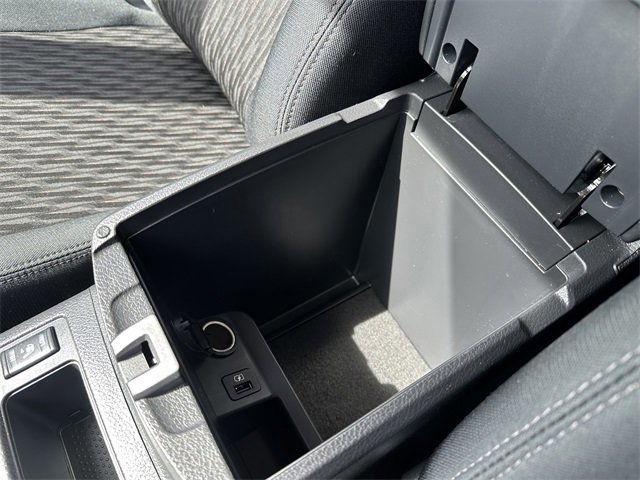 Used 2019 Nissan Rogue SV w/ Premium Package image 27