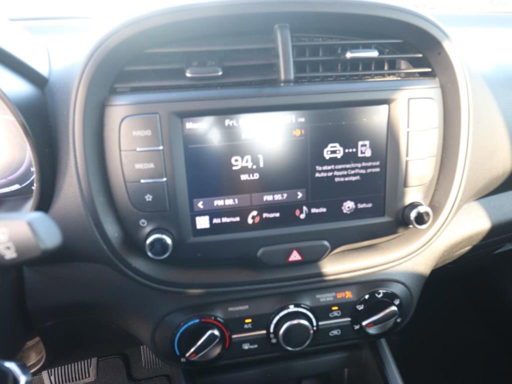 Used 2025 Kia Soul LX w/ LX Technology Package image 19