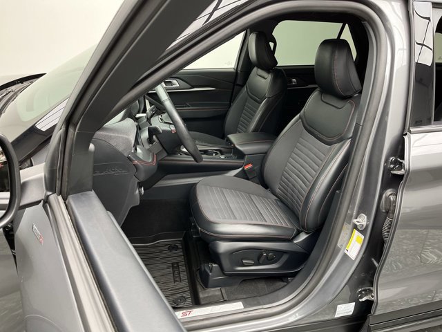 Certified 2025 Ford Explorer ST-Line AWD/4WD image 10