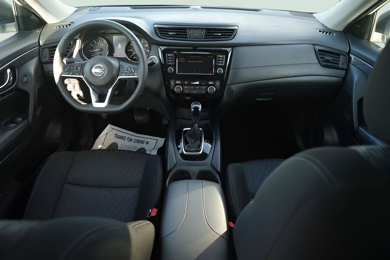Used 2018 Nissan Rogue SV w/ Premium Package FWD image 20