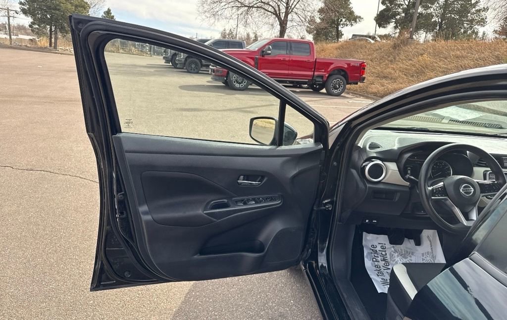 Used 2021 Nissan Versa SV image 12