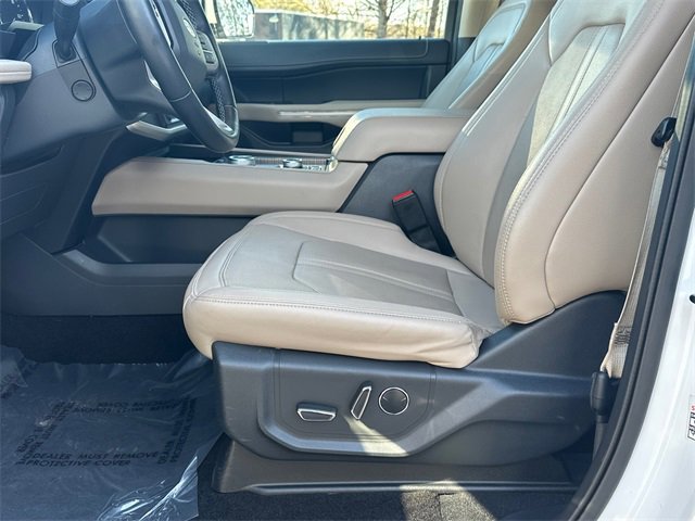Certified 2023 Ford Expedition Limited image 9
