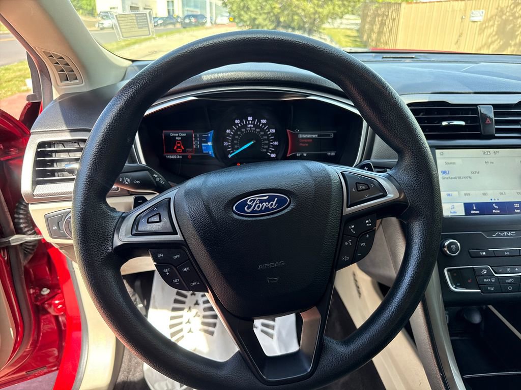 Certified 2019 Ford Fusion SE AWD/4WD image 17