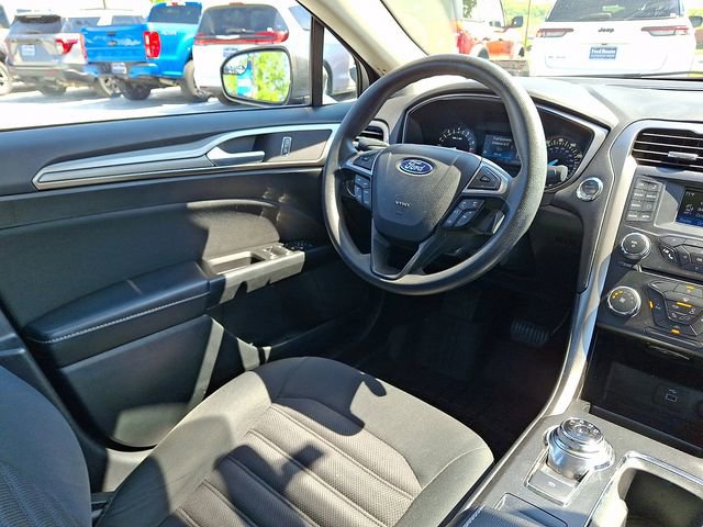 Certified 2017 Ford Fusion SE FWD image 14