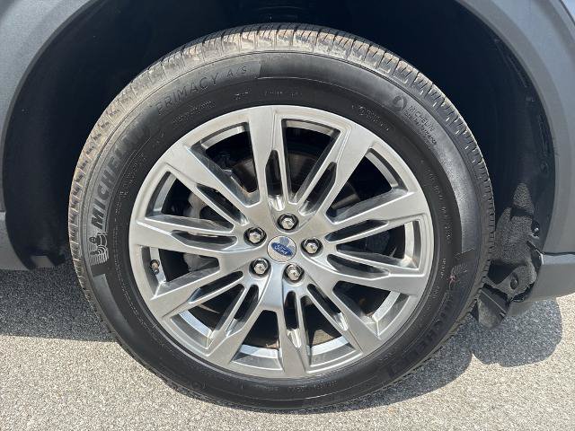 Certified 2025 Ford Explorer Platinum RWD image 38