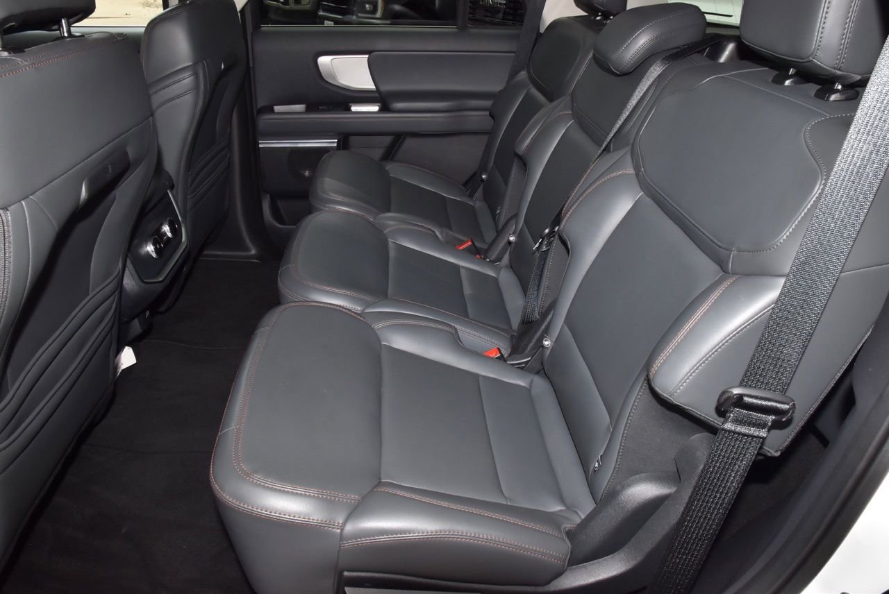 Certified 2025 Ford Expedition Active AWD/4WD image 14