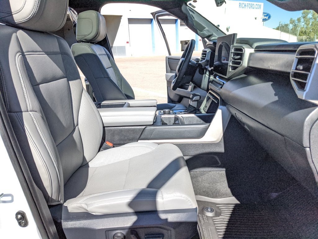 Used 2025 Toyota Tundra Limited AWD/4WD image 21
