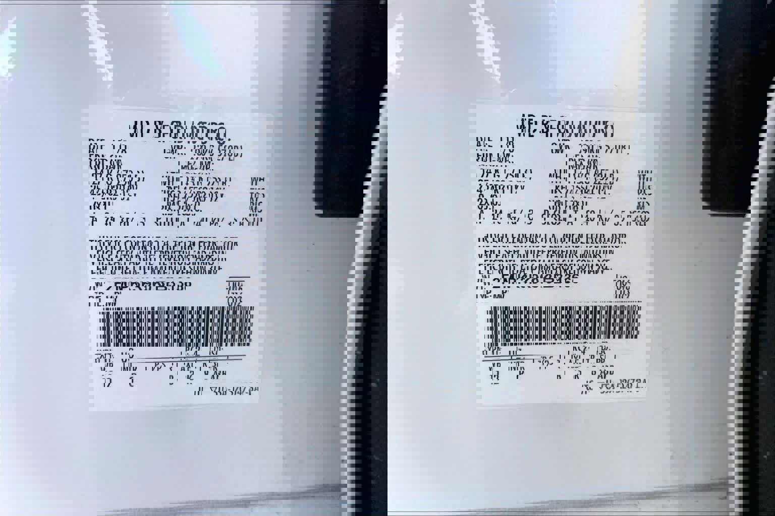 Certified 2019 Ford Edge Titanium w/ Equipment Group 301A image 31