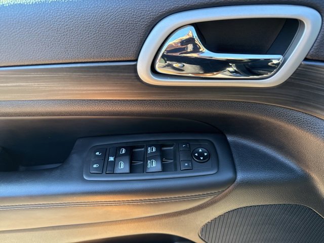 Used 2021 Jeep Grand Cherokee Laredo X image 14