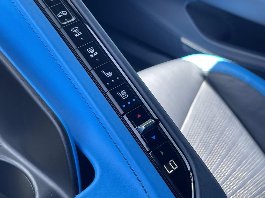 Used 2022 Chevrolet Corvette Stingray Premium Cpe w/ Z51 Performance Package RWD image 27