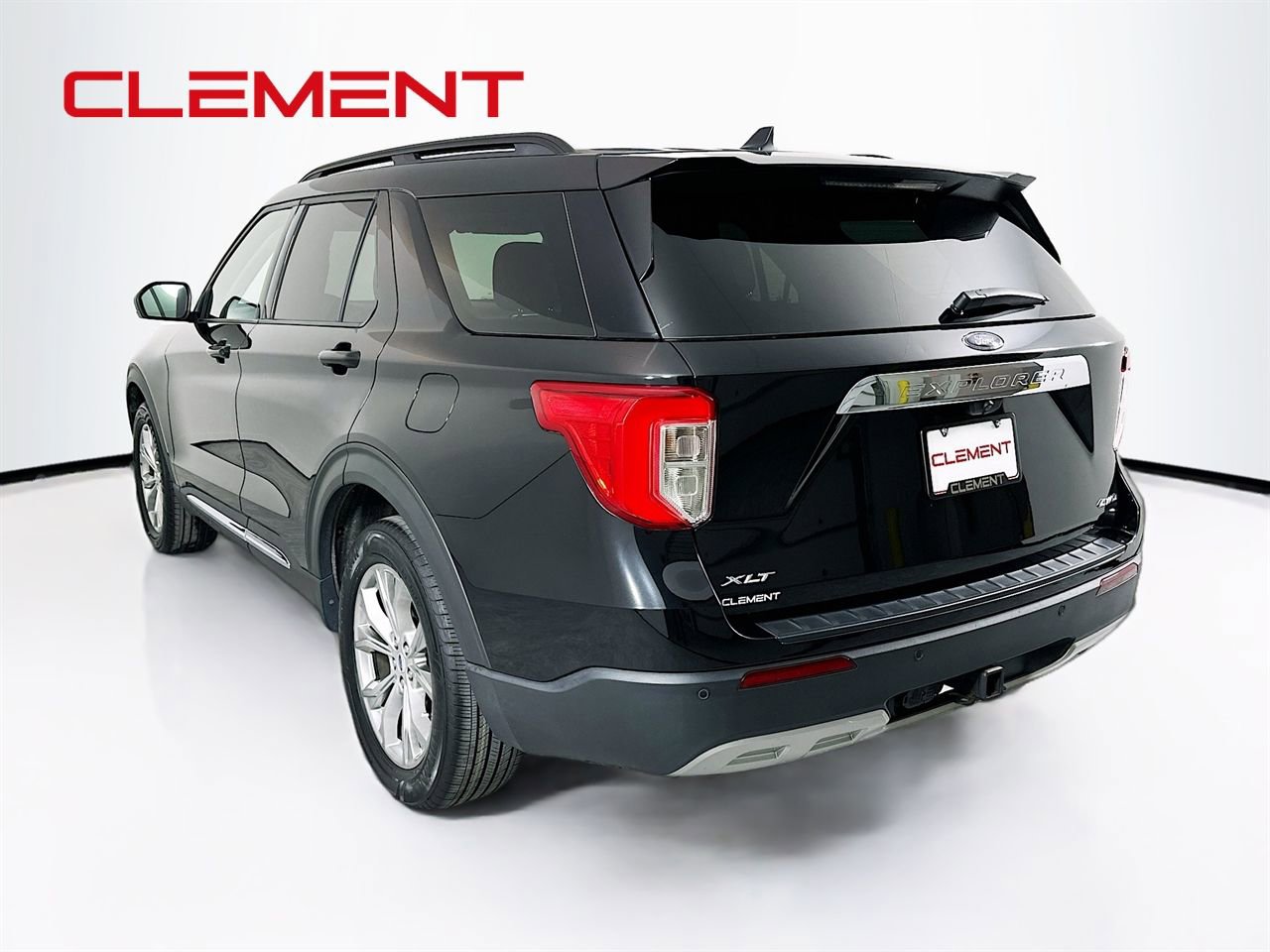Certified 2022 Ford Explorer XLT w/ Equipment Group 202A image 8