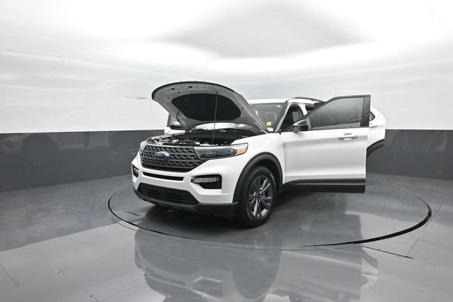 Certified 2022 Ford Explorer XLT w/ Equipment Group 202A AWD/4WD image 10