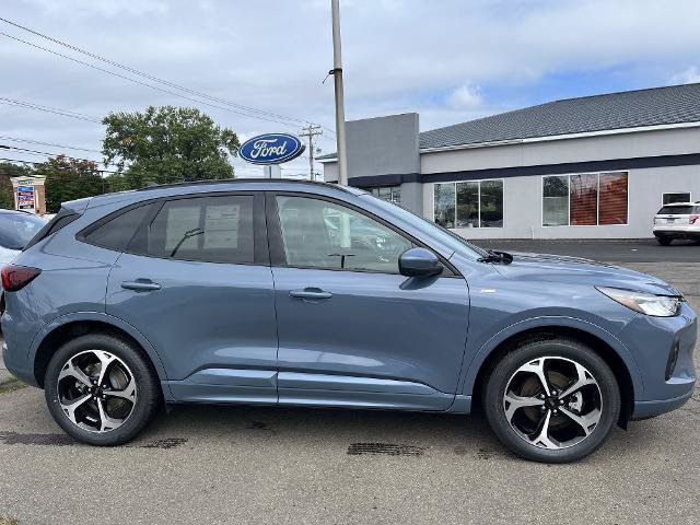 Certified 2023 Ford Escape ST-Line Select w/ Tech Pack #2 AWD/4WD image 2