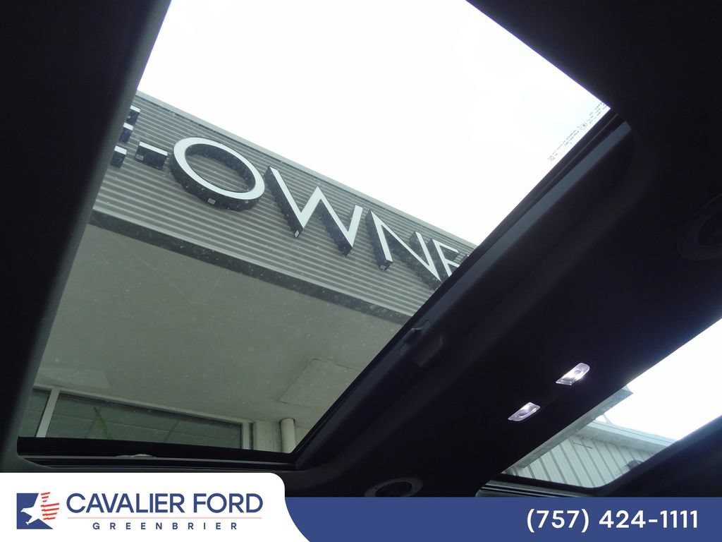 Used 2023 Chevrolet Traverse Premier w/ Redline Edition AWD/4WD image 8