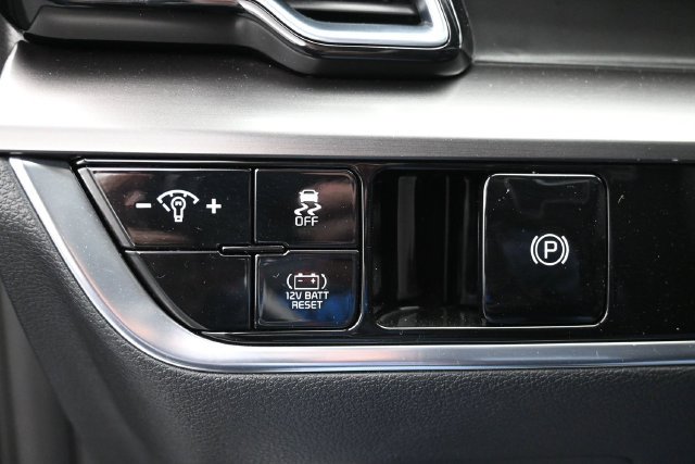 Used 2025 Kia Sportage EX AWD/4WD image 25