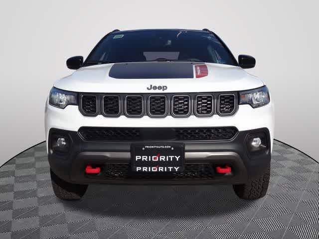 Used 2025 Jeep Compass Trailhawk AWD/4WD image 5