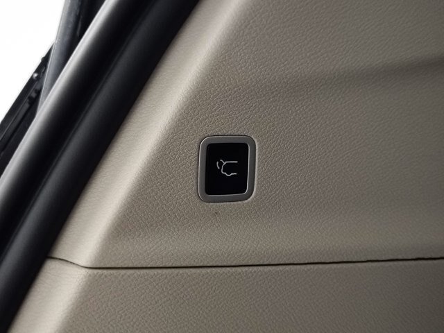 Used 2024 Chrysler Pacifica Limited AWD/4WD image 19