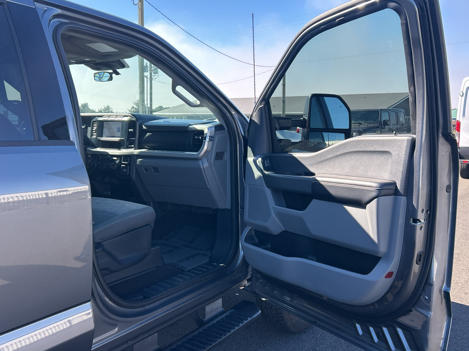 Certified 2024 Ford F250 XLT AWD/4WD image 32