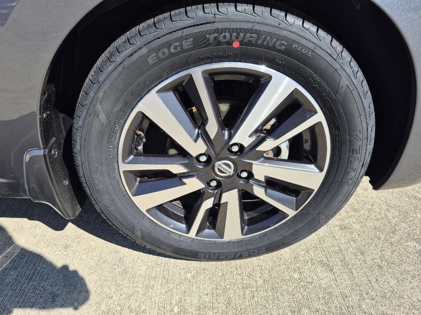 Used 2021 Nissan Versa SV image 19