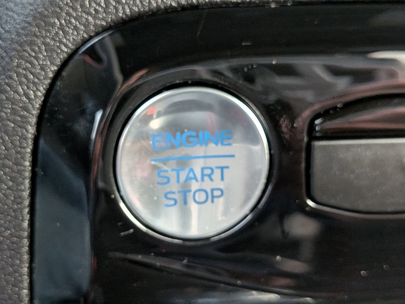 Certified 2025 Ford Escape ST-Line w/ Equipment Group 301A image 30