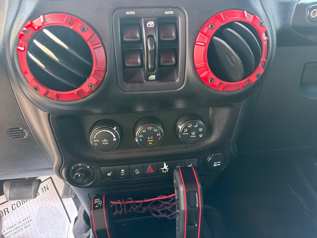 Used 2018 Jeep Wrangler Unlimited Rubicon AWD/4WD image 30