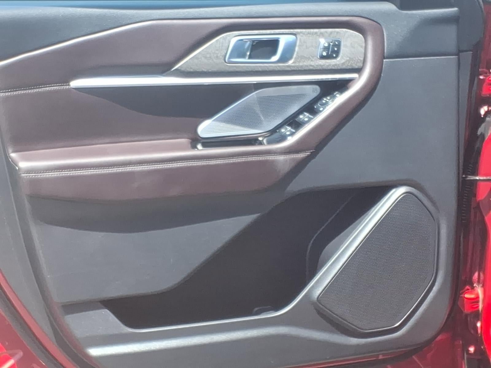 Certified 2025 Ford Explorer Platinum AWD/4WD image 22