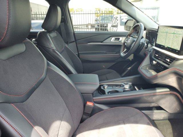 Certified 2025 Ford Explorer ST RWD image 36
