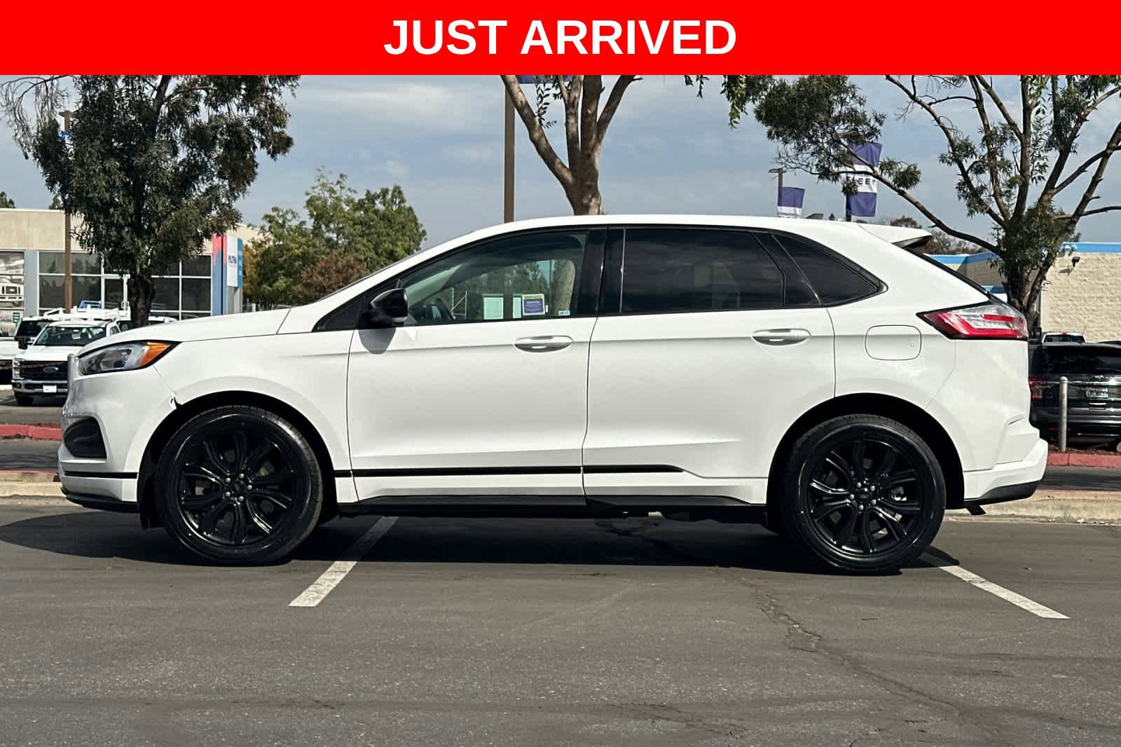 Certified 2022 Ford Edge SE w/ Black Appearance Package AWD/4WD image 6
