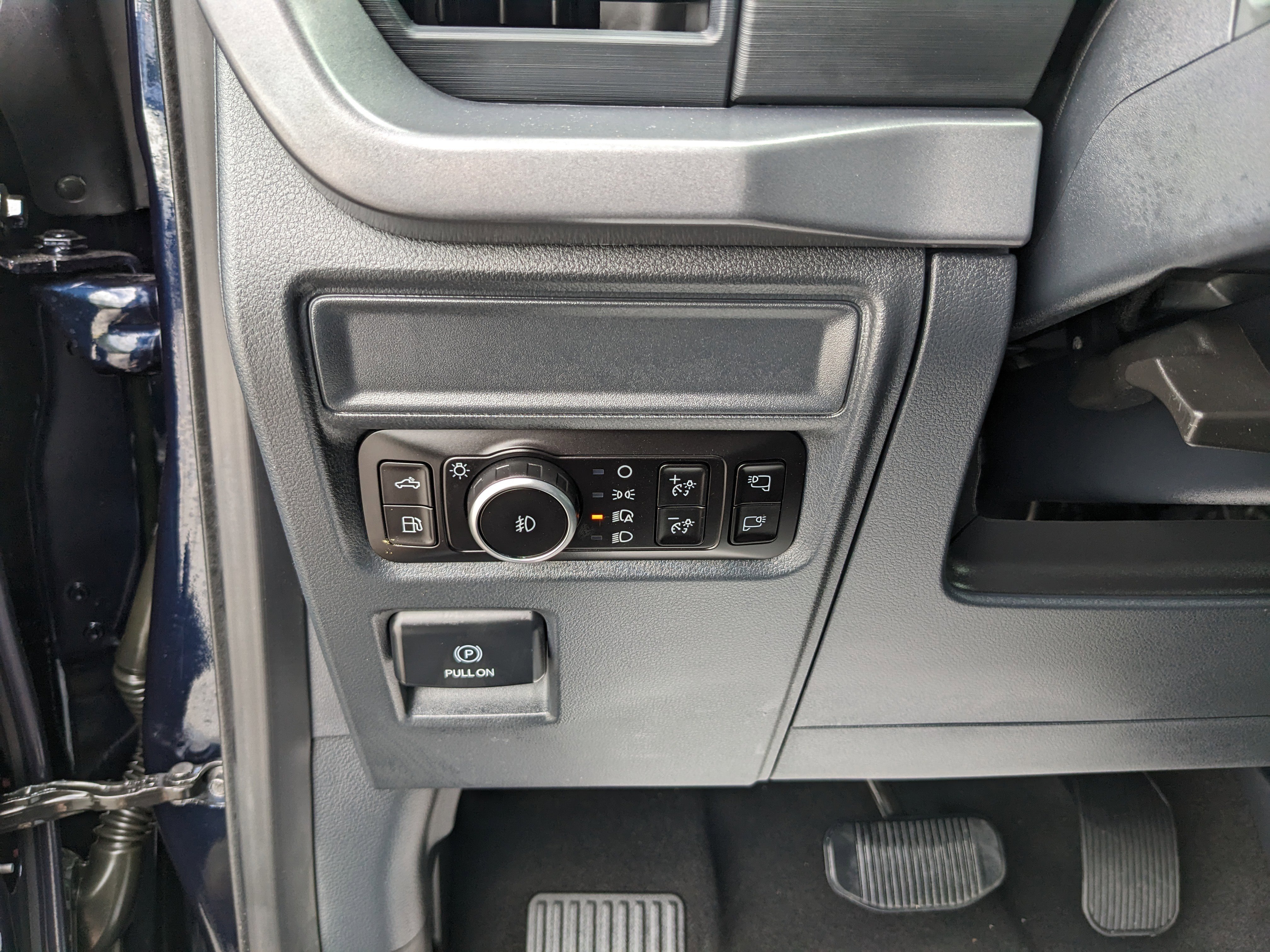 Certified 2025 Ford F150 XLT w/ Equipment Group 302A MID image 28