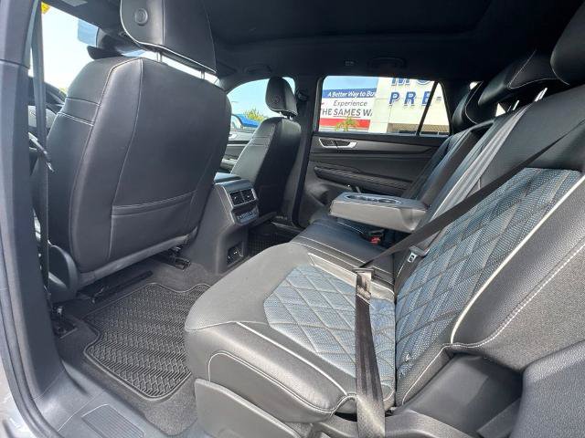 Used 2024 Volkswagen Atlas Cross Sport SEL Premium R-Line AWD/4WD image 19