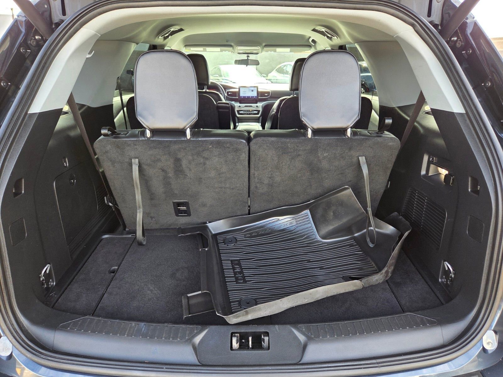 Certified 2023 Ford Explorer XLT w/ Equipment Group 202A RWD image 14