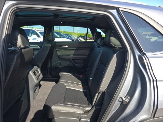 Used 2023 Volkswagen Atlas Cross Sport SE w/ Panoramic Sunroof Package AWD/4WD image 15